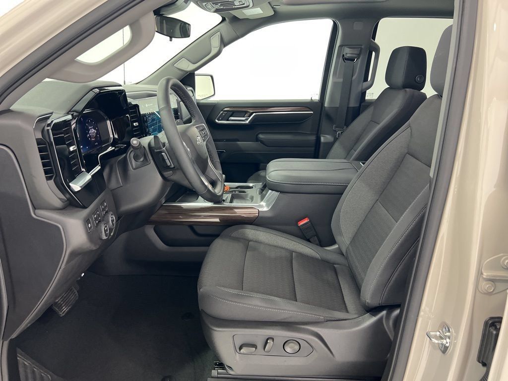 Used 2026 Chevrolet Silverado 1500 RST AWD/4WD image 19