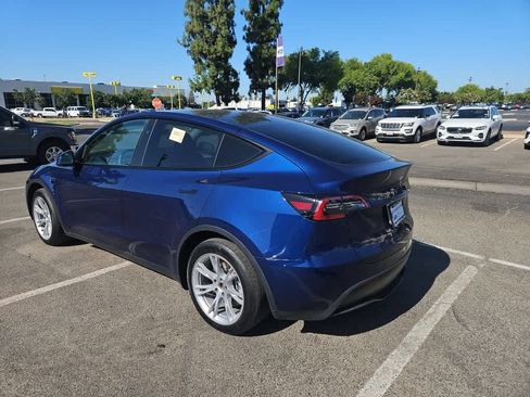 Used 2024 Tesla Model Y Long Range AWD/4WD image 5