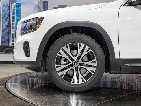 Used 2026 Mercedes-Benz GLB 250 4MATIC image 7