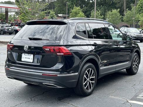 Used 2021 Volkswagen Tiguan SE FWD image 4