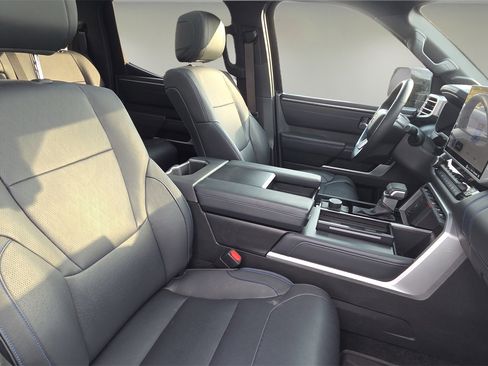 Used 2022 Toyota Tundra Platinum image 16