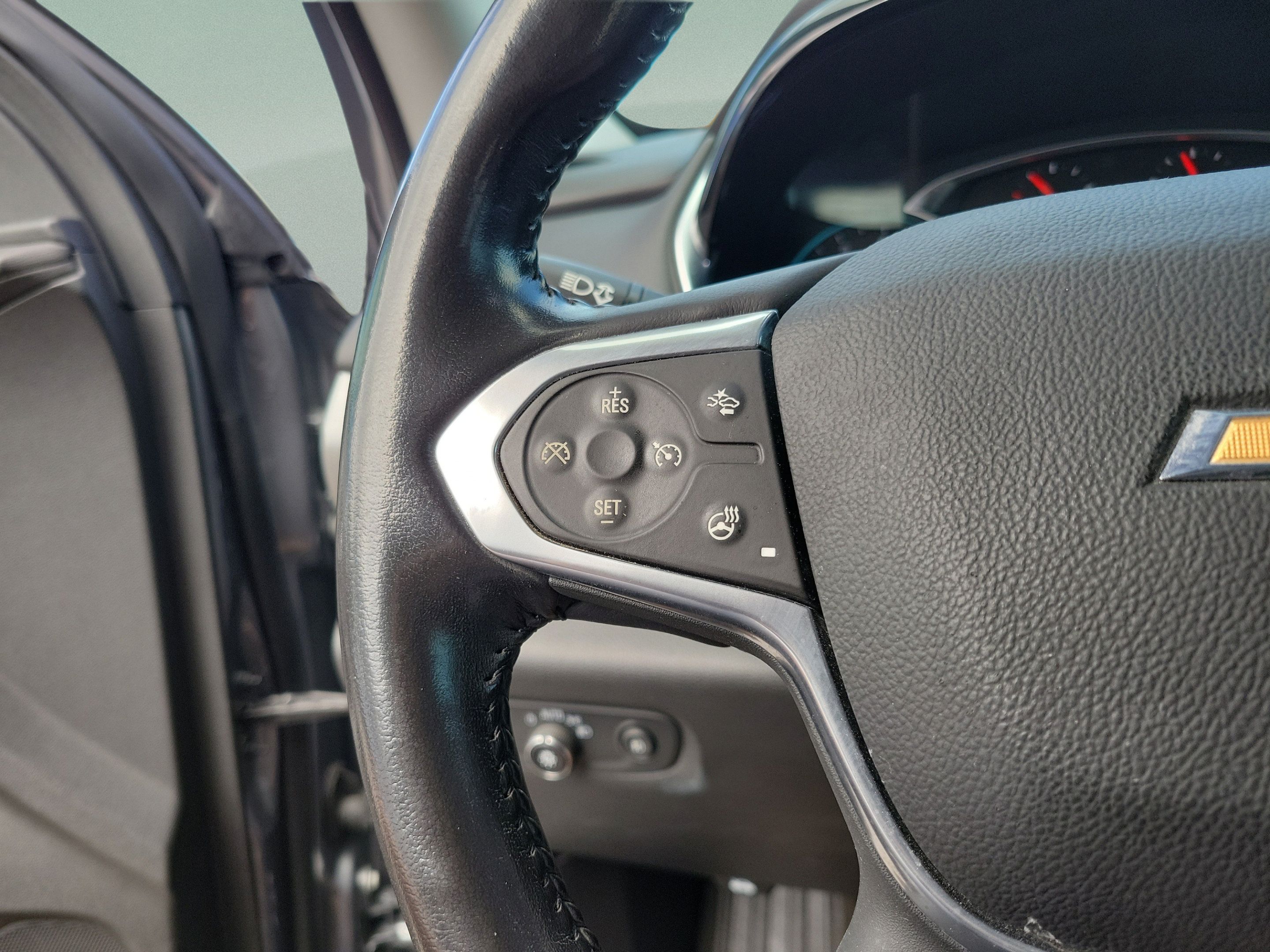 Used 2020 Chevrolet Traverse LT FWD image 23
