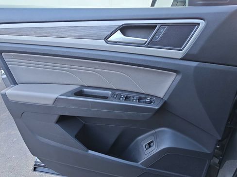 Used 2023 Volkswagen Atlas Cross Sport SE w/ Panoramic Sunroof Package FWD image 26