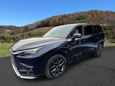 Used 2025 Lexus TX 500h AWD image 3