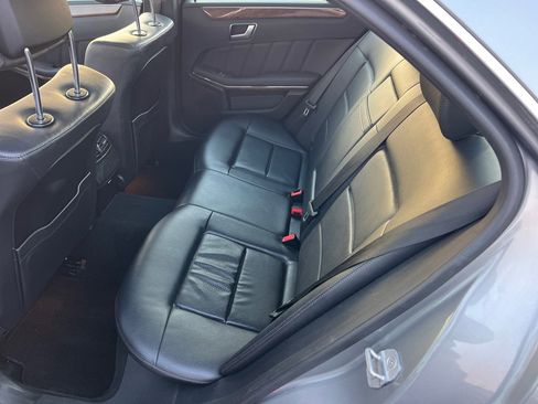 Used 2013 Mercedes-Benz E 350 4MATIC Sedan image 14