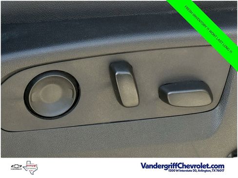 Certified 2024 Chevrolet Suburban Z71 w/ Luxury Package AWD/4WD image 21