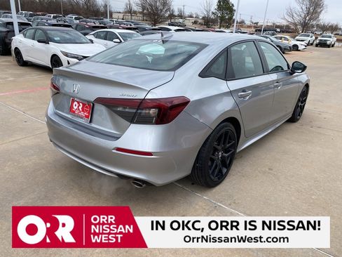 Used 2025 Honda Civic Sport image 5