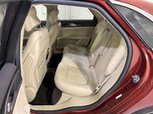 Used 2014 Lincoln MKZ image 12