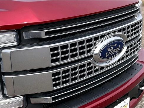 Used 2017 Ford F250 Platinum w/ Platinum Ultimate Package AWD/4WD image 37
