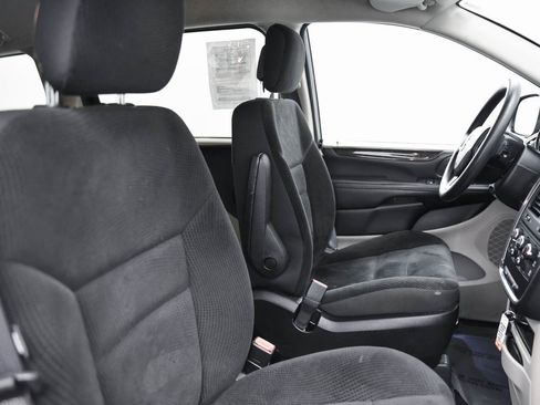 Used 2019 Dodge Grand Caravan SE image 15