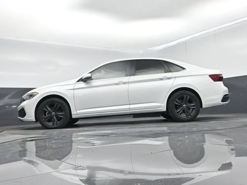 Used 2024 Volkswagen Jetta SE FWD image 46