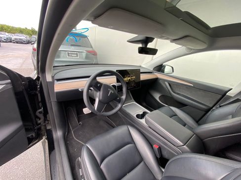 Used 2022 Tesla Model Y Performance AWD/4WD image 6