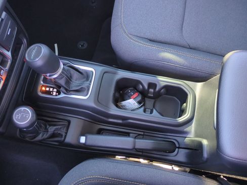 New 2026 Jeep Gladiator Sport image 15