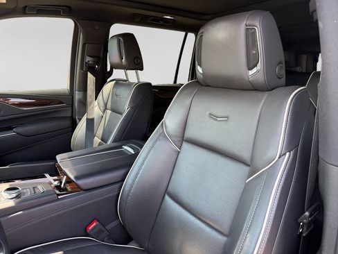 Used 2024 Cadillac Escalade ESV Premium Luxury AWD/4WD image 23