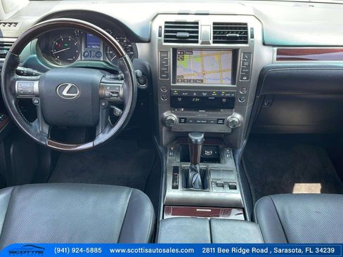 Used 2019 Lexus GX 460 image 25