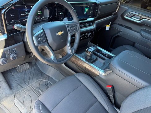 Used 2025 Chevrolet Silverado 1500 LT w/ Safety Package image 18