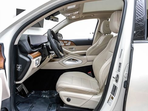 Used 2022 Mercedes-Benz GLS 450 4MATIC w/ AMG Line Exterior image 4