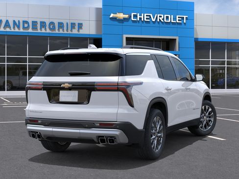 New 2026 Chevrolet Traverse LT FWD image 4