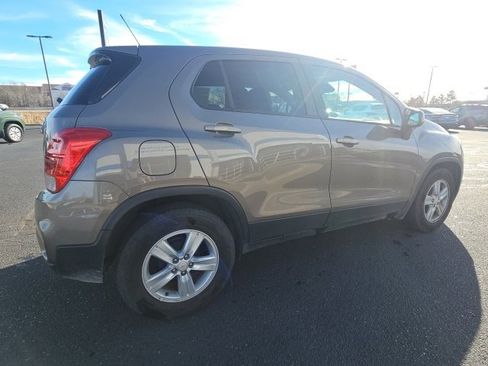 Used 2021 Chevrolet Trax LS w/ Tint and Cruise Package image 5