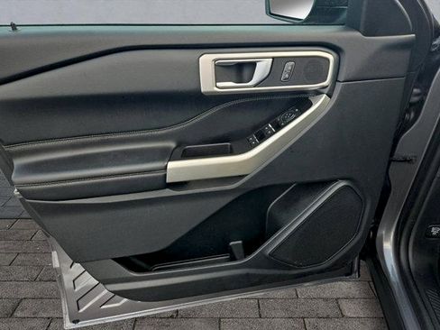 Certified 2022 Ford Explorer XLT AWD/4WD image 10