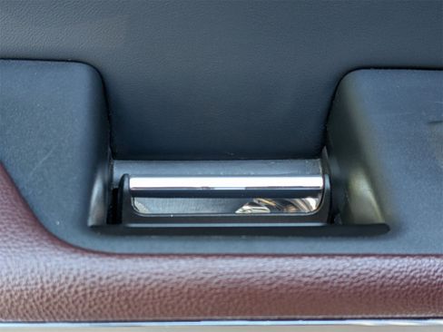 Used 2023 Ford Expedition Limited image 29