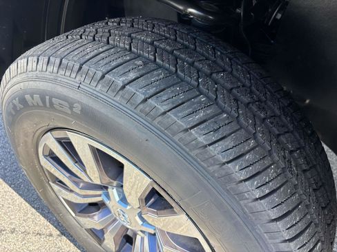 Used 2023 Toyota Tacoma Limited image 8