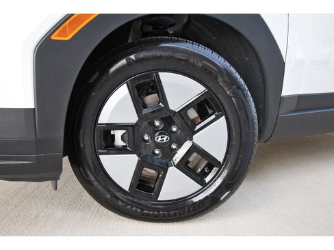 Certified 2026 Hyundai Santa Fe SE FWD image 32