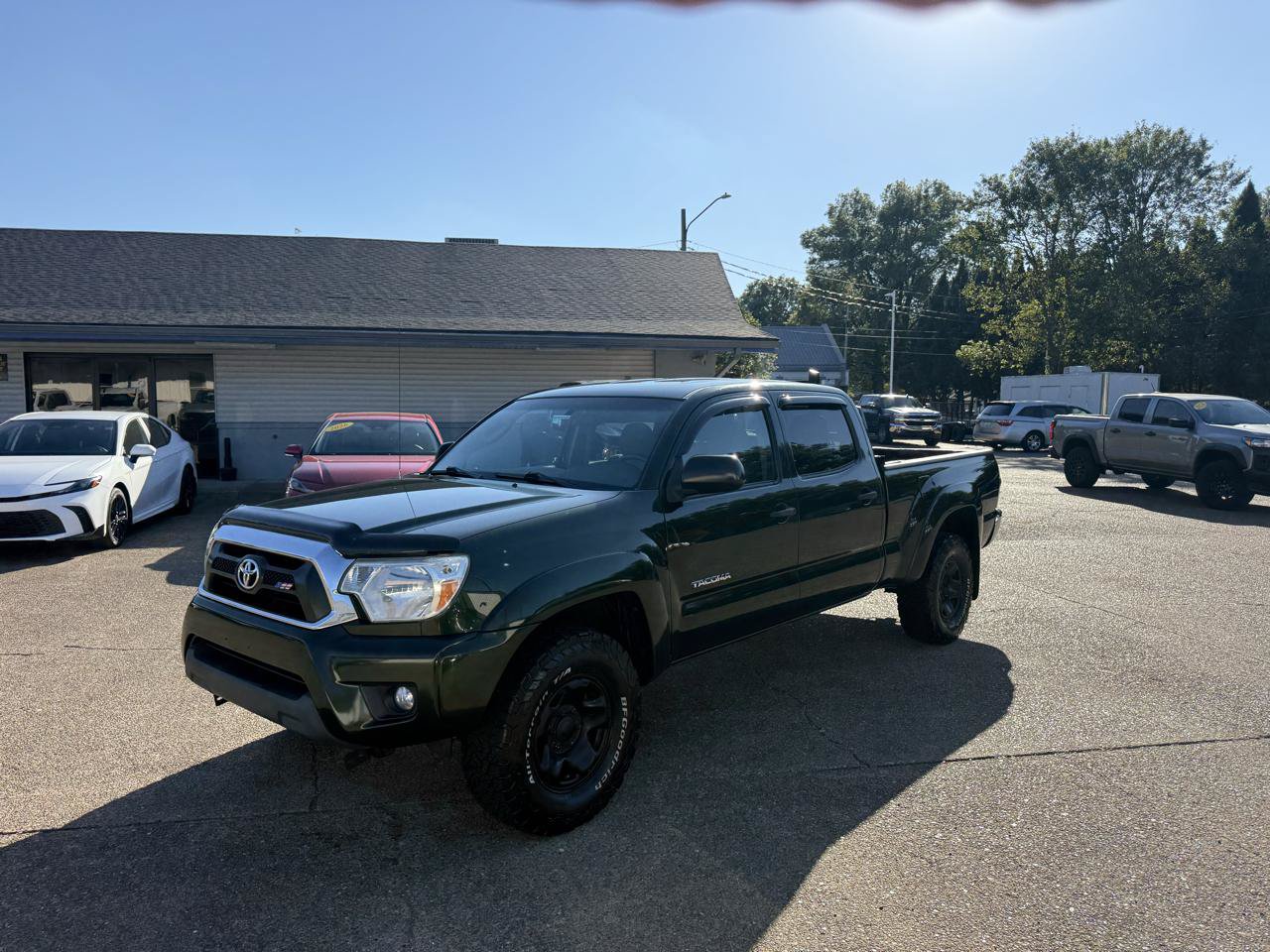 Used 2014 Toyota Tacoma 4x4 Double Cab w/ SR5 Package image 3