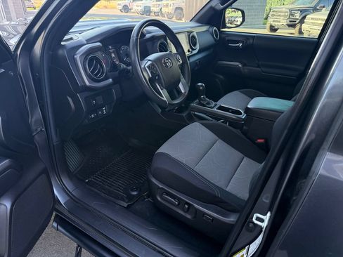 Used 2022 Toyota Tacoma TRD Sport w/ Technology Package AWD/4WD image 21