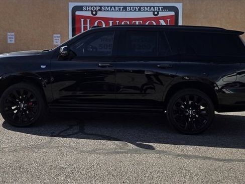 Used 2025 Cadillac Escalade Sport Platinum w/ LPO, ONYX Package image 1