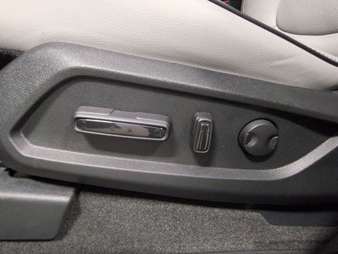 Certified 2025 Honda Pilot Elite image 18