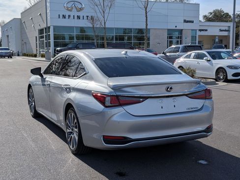 Used 2019 Lexus ES 300h w/ Premium Package image 5