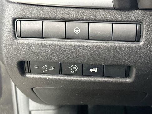 Used 2023 Nissan Rogue SL w/ SL Premium Package image 25