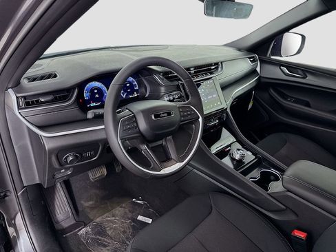 New 2025 Jeep Grand Cherokee L Laredo w/ Luxury Tech Group I image 24