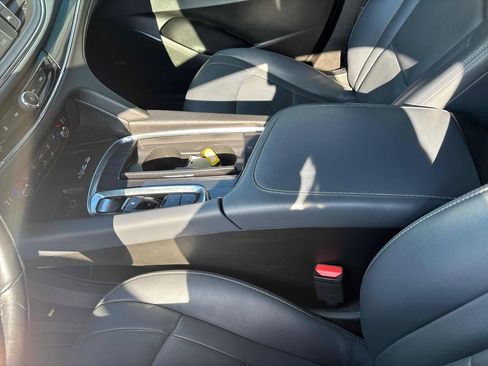 Used 2023 Buick Enclave Essence w/ Experience Buick Package image 29