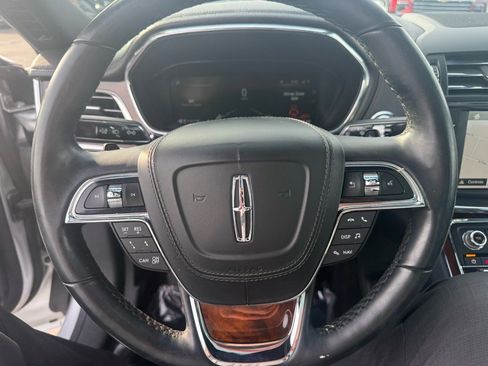 Used 2017 Lincoln Continental Reserve w/ Luxury Package image 15