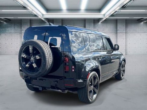 Used 2024 Land Rover Defender 110 X-Dynamic SE AWD/4WD image 26