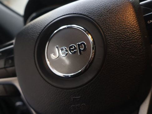 Used 2021 Jeep Grand Cherokee Limited w/ Luxury Group II AWD/4WD image 21