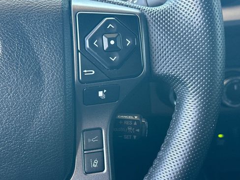 Used 2022 Toyota Tacoma TRD Off-Road w/ Technology Package AWD/4WD image 27