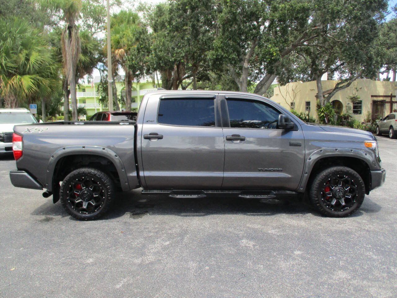 Used 2020 Toyota Tundra SR5 w/ SR5 Upgrade Package AWD/4WD image 4