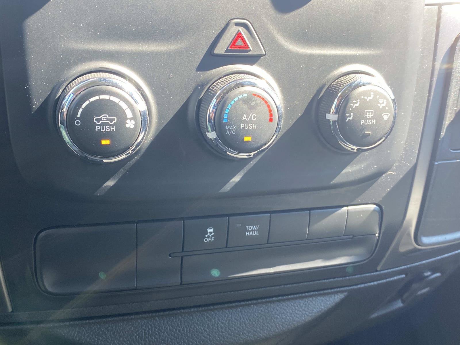 Used 2021 RAM 1500 Classic SLT AWD/4WD image 29