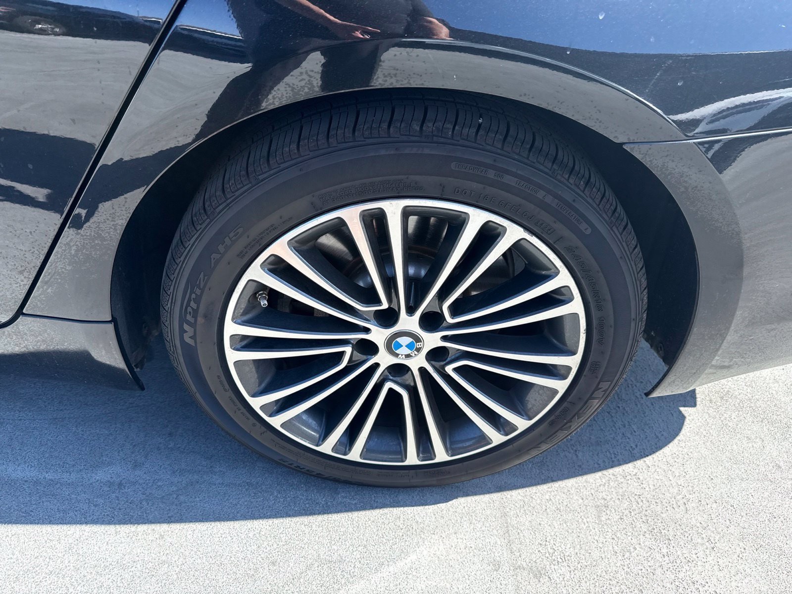 Used 2018 BMW 540i xDrive w/ Premium Package AWD/4WD image 4