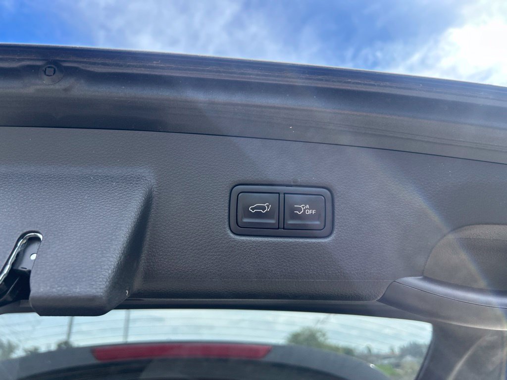 Certified 2024 Kia Carnival SX FWD image 11