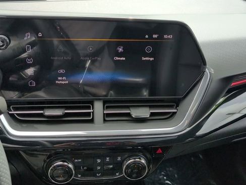 Used 2024 Chevrolet Trax RS w/ Sunroof Package FWD image 22