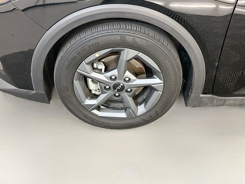 Used 2025 Kia K4 LXS image 11