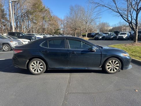 Used 2019 Toyota Camry LE image 17