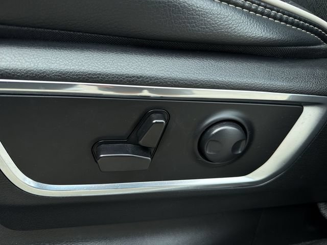Used 2025 RAM 1500 Laramie AWD/4WD image 24