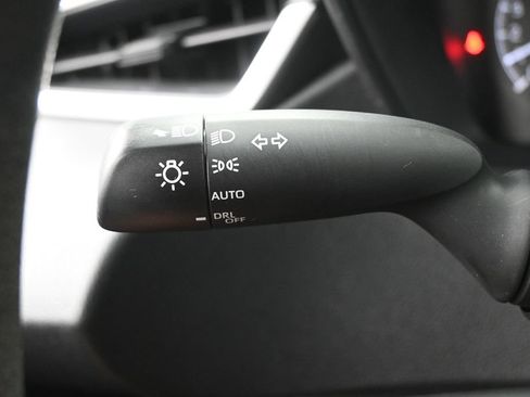 Used 2021 Toyota Corolla LE w/ LE Convenience Package FWD image 19
