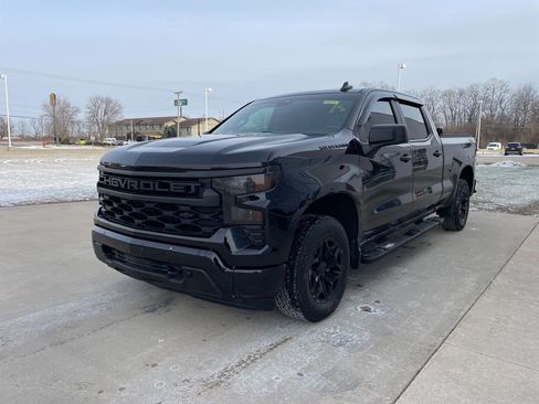 Used 2023 Chevrolet Silverado 1500 Custom image 2