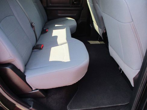Used 2015 RAM 2500 Tradesman w/ Chrome Appearance Group image 39